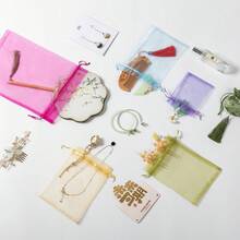 100 PIEZAS, 25 Colores, Todos los 7 Tamaños, Bolsas de Organza de Malla de Nailon Transparente de Alta Calidad con Cordón, Bolsa de Red, Bolsa de Regalo, Bolsa para Joyas, Bolsa de Malla, Bolsa para Jabón, Bolsa para Velas, Bolsa para Maquillaje, Bolsa de Embalaje para Manualidades y Artesanía, Adecuado para Pascua, Día de San Valentín, Halloween, Navidad, Boda, Fiesta y Vacaciones