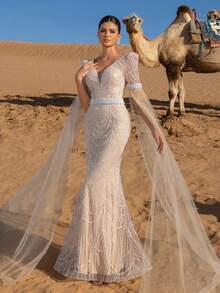 Faeriesty Luxury Women's Formal Evening Gown, Deep V-Neck, Sequin Embellished, Sheer Cape Sleeve Design, Glamorous Appearance - 香檳色 - 查看 7