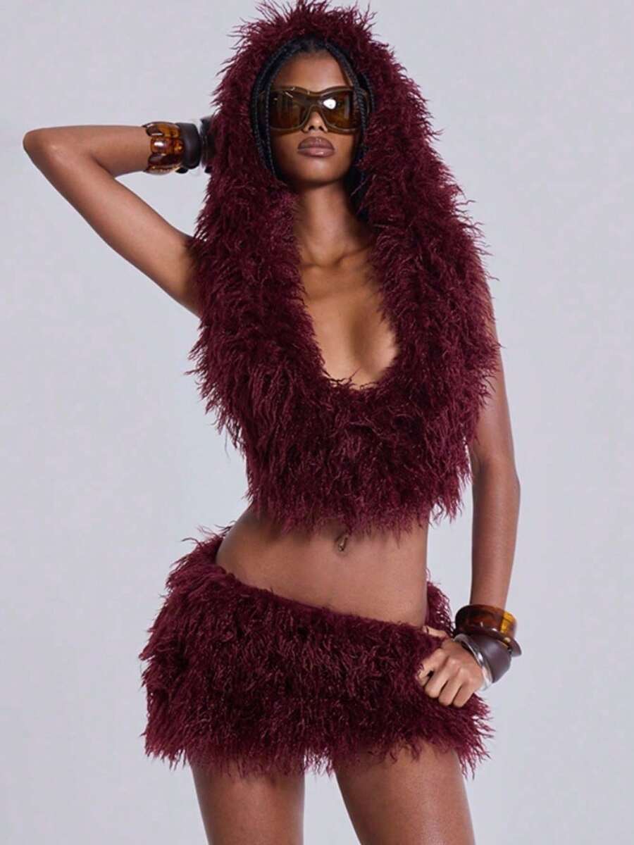 2025 New Women's Clothing Autumn And Winter Deep V-Neck Hooded Backless Strap Top Mao Mao A Word Short Skirt Set - Màu Đỏ Sâu - Xem 1