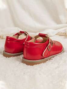 A Pair Of Christmas New Style Girls' Fashionable Flats Retro British Style Red Leather Shoes, Lightweight And Comfortable Children's Casual Shoes, Classic Children's Shoes, Suitable For Performances, Performances, Dresses And Casual Clothes