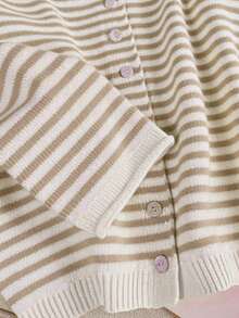 Áo khoác cardigan dệt kim kẻ sọc dáng rộng thời trang thu đông mới của Vivid Style dành cho nữ, phong cách đường phố, sân bay, Giáng sinh, áo len Giáng sinh, năm mới. - Màu Khaki - Xem 6