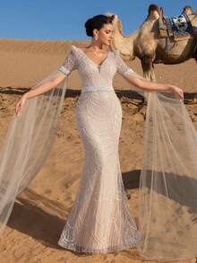 Faeriesty Luxury Women's Formal Evening Gown, Deep V-Neck, Sequin Embellished, Sheer Cape Sleeve Design, Glamorous Appearance - 香檳色 - 查看 1