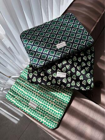 Green Retro Corduroy Computer Bag 10/13/15 Inch Lightweight Computer Liner Bag IPad Protective Cover Autumn University Essentials Laptop Bag For Women Mac Book Case Laptop Sleeve Back To School Laptop Case Laptop Cover For Travel Waterproof Portable For Men Laptop Bags