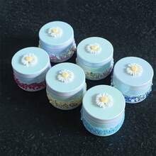 1pc 50mm White Gradient Zinc Alloy Grinder, 4-Layer Daisy Herb Grinder, Smoking Accessories, Portable Hand Rolling Tool, Random Style