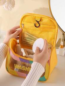 1 pieza Nueva bolsa de maquillaje de lujo minimalista y multicolor transparente con letra, bolsa de cosméticos impermeable de mano para necesidades diarias y viajes, bolsa de aseo grande de capacidad visible con acabado mate grueso para dormitorio, exterior, puede contener cables, cosméticos y otros artículos diarios, esenciales universitarios de otoño, bolsa de viaje de vacaciones, bolsa de viaje para mujeres, organizador de maquillaje