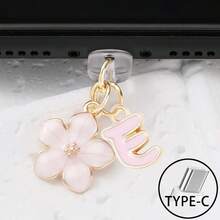 Dop de praf pentru port de încărcare telefon 2 în 1 cu sakura roz + 26 de litere, accesoriu rafinat cu pandantiv din aliaj, proaspăt, dulce și drăguț, decor pentru port de încărcare pentru smartphone, tabletă, căști Kindle, dop transparent anti-praf din silicon, potrivit ca un mic cadou, port de încărcare telefon impermeabil și anti-umezeală, compatibil cu iPhone Lightning/Type-C, protejează ferm portul de încărcare, design drăguț