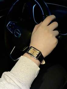 1pc Unisex Stylish Rectangular Roman Numeral Dial Quartz Wrist Watch - Black - View 3