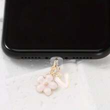 Dop de praf pentru port de încărcare telefon 2 în 1 cu sakura roz + 26 de litere, accesoriu rafinat cu pandantiv din aliaj, proaspăt, dulce și drăguț, decor pentru port de încărcare pentru smartphone, tabletă, căști Kindle, dop transparent anti-praf din silicon, potrivit ca un mic cadou, port de încărcare telefon impermeabil și anti-umezeală, compatibil cu iPhone Lightning/Type-C, protejează ferm portul de încărcare, design drăguț