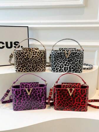 1pc Pu Magnetic Intellectual Urban Beauty Mature Style Leopard Print V-Shaped Handbag, Smooth Long Comfortable Shoulder Strap Shoulder Crossbody Bag, Versatile Casual High-Value Bag, Suitable For Going Out, Outdoor, Daily Use, Suitable As A Gift For Family And Friends