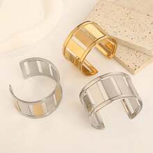 Bracelete de aço inoxidável 18K de moda europeia e americana, estilo nicho, leve, luxuosa, geométrica, oca, tamanho ajustável