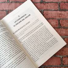 Libro El poder del ahora un camino hacia la realización espiritual autor Eckhart Tolle edición en español obra de autoayuda desarrollo personal bestseller internacional recomendado para meditación mindfulness crecimiento y bienestar emocional filosofía de vida - Libro único - Ver 5
