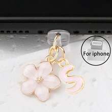 Dop de praf pentru port de încărcare telefon 2 în 1 cu sakura roz + 26 de litere, accesoriu rafinat cu pandantiv din aliaj, proaspăt, dulce și drăguț, decor pentru port de încărcare pentru smartphone, tabletă, căști Kindle, dop transparent anti-praf din silicon, potrivit ca un mic cadou, port de încărcare telefon impermeabil și anti-umezeală, compatibil cu iPhone Lightning/Type-C, protejează ferm portul de încărcare, design drăguț