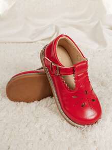 A Pair Of Christmas New Style Girls' Fashionable Flats Retro British Style Red Leather Shoes, Lightweight And Comfortable Children's Casual Shoes, Classic Children's Shoes, Suitable For Performances, Performances, Dresses And Casual Clothes