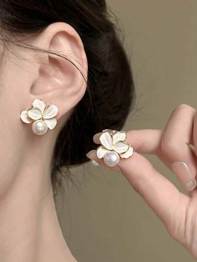 1 Pair Delicate Floral Petal Pearl Stud Earrings, Minimalist Chic Luxury Design, Versatile Elegant Earrings