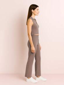 Conjunto de dos piezas de top corto  sin mangas con cuello y pantalón para mujer, tejido elástico medio - Marrón Chocolate - Ver 3