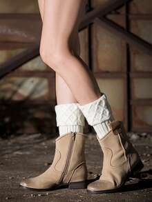 1双菱形图案休闲腈纶短袖针织腿套，适合秋冬季搭配高筒靴、雪地靴、踝靴，保暖防风，是理想的圣诞礼物。 - 常規款 - 查看 7