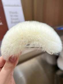 1pc Women's Hair Clip, Cute Fluffy Twist Hair Claw, Suitable For Daily Wear, Outdoor, Home And Various Occasions, Claw Clips, Hair Claws, Clips For Hair, Hair Slide, Hair Barrettes, Winter Accessories