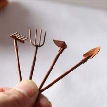 4pcs Vintage Mini Rusty Metal Garden Tool Craft Decor, Rake, Fork, Shovel Creative Small Ornaments. Suitable For Teenagers (7-14 Years Old)