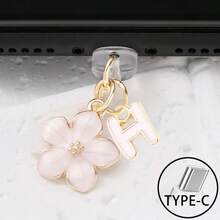 Dop de praf pentru port de încărcare telefon 2 în 1 cu sakura roz + 26 de litere, accesoriu rafinat cu pandantiv din aliaj, proaspăt, dulce și drăguț, decor pentru port de încărcare pentru smartphone, tabletă, căști Kindle, dop transparent anti-praf din silicon, potrivit ca un mic cadou, port de încărcare telefon impermeabil și anti-umezeală, compatibil cu iPhone Lightning/Type-C, protejează ferm portul de încărcare, design drăguț