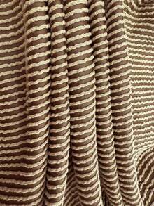 Damska bluzka z dzianiny prążkowanej z dekoltem w serek i długim rękawem, średnio elastyczna, o standardowej długości, na co dzień