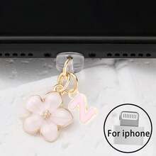 Dop de praf pentru port de încărcare telefon 2 în 1 cu sakura roz + 26 de litere, accesoriu rafinat cu pandantiv din aliaj, proaspăt, dulce și drăguț, decor pentru port de încărcare pentru smartphone, tabletă, căști Kindle, dop transparent anti-praf din silicon, potrivit ca un mic cadou, port de încărcare telefon impermeabil și anti-umezeală, compatibil cu iPhone Lightning/Type-C, protejează ferm portul de încărcare, design drăguț