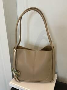 这款女士大容量手提包/单肩包/手提包，采用PU材质，搭配星星毛绒挂件，简约纯色拼接设计，适合日常出行、商务旅行，也可作为送给闺蜜的小礼物。 - 彩色 - 查看 12