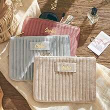 Personalisierte Samt-Kosmetiktaschen, individuelle Make-up-Taschen, Reise-Kulturtaschen, personalisierte Brautjungferngeschenke, individualisierte Hochzeits-Gastgeschenke, Frauengeschenke.