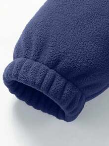 جاكيت كارديجان رجالي بياقة عالية وسحاب - مبطنة بصوف الغنم للدفء، بقصة عادية، مع جيوب مزودة بسحاب للسماكة والدفء الإضافي، مناسبة للارتداء في الطقس البارد. - الأزرق - مشاهدة 5