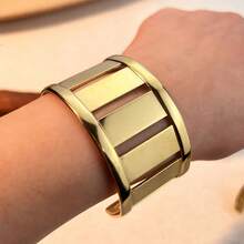 Bracelete de aço inoxidável 18K de moda europeia e americana, estilo nicho, leve, luxuosa, geométrica, oca, tamanho ajustável