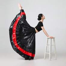 1PC Czarno-czerwona kolorowa spódnica w kształcie koła z pełnym okręgiem, długa spódnica do tańca brzucha, zwiewna, długa spódnica w stylu boho, satynowa, lekka, letnia sukienka na plażę, elegancka spódnica typu swing w kształcie litery A