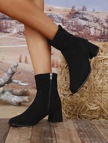 2025 Nouvelles bottes mi-mollet à talon compensé, bout rond, élastique pour femmes. Affinantes, polyvalentes, pour l'automne/l'hiver