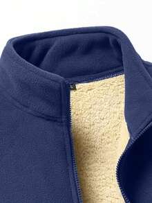 جاكيت كارديجان رجالي بياقة عالية وسحاب - مبطنة بصوف الغنم للدفء، بقصة عادية، مع جيوب مزودة بسحاب للسماكة والدفء الإضافي، مناسبة للارتداء في الطقس البارد. - الأزرق - مشاهدة 3