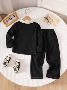 男童及儿童灯芯绒休闲拼色长袖衬衫和工装裤套装，适合日常聚会、度假和户外活动