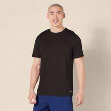 Essentials Performance Tech Men's 2-Pack T-Shirt - 綠色 - 查看 3