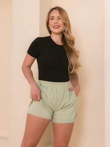 Shorts Duplo Fitness Casual Feminino De Poliamida Leve Com Bolsos - Verde - Visão 7