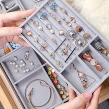 Kit 3 Bandejas de Joia Porta Joia Veludo Organizador Caixa de Joias com Gavetas Compartimentos Multiuso Ideal Para Penteadeira Gaveta Cômoda Armazenamento Acessórios Relógio Pulseira Brinco Anel - Cinza - Visão 2