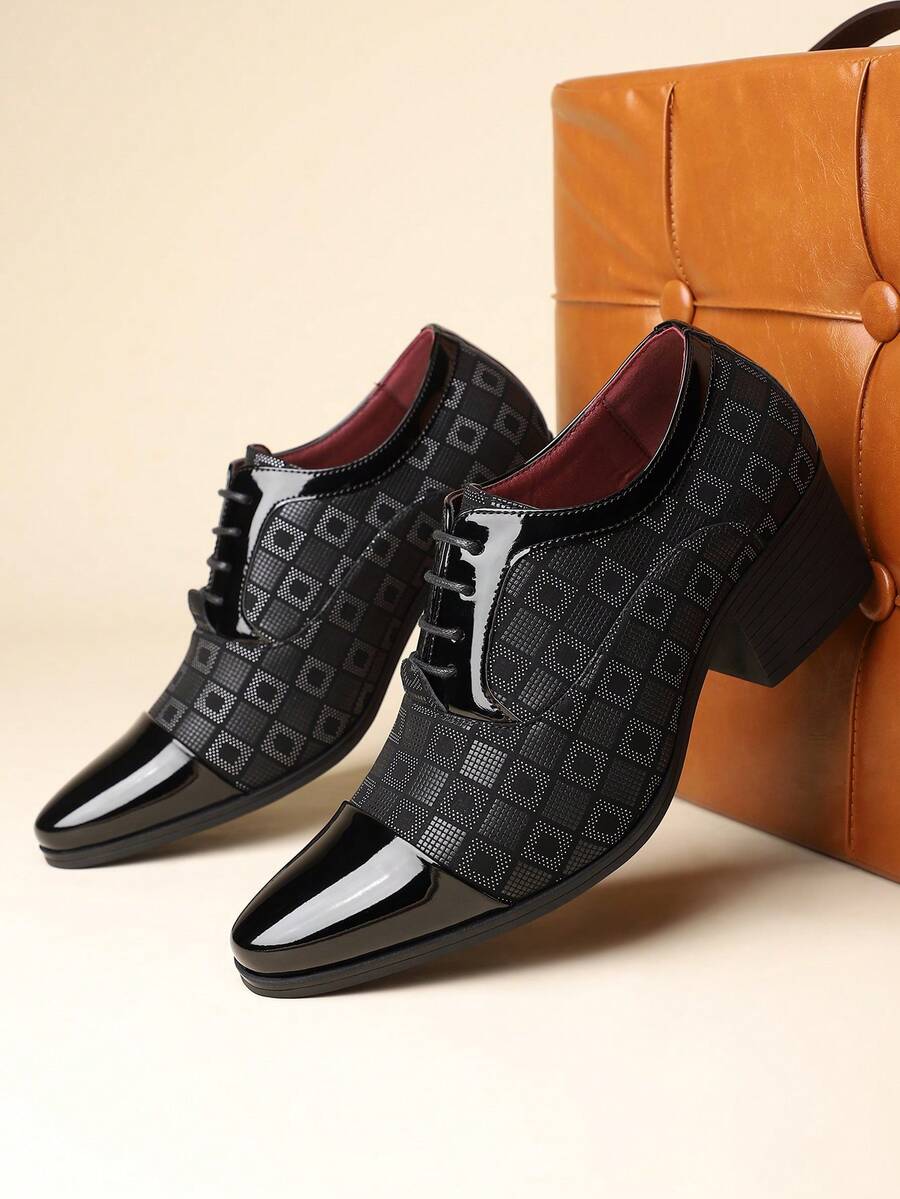 زوج من الأحذية الجلدية الكاجوال ذات نمط الماس للرجال، مناسبة للشاطئ والتنقل والجيم والحفلات الخارجية والارتداء المنزلي في جميع المواسم