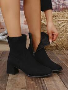 2025 Nouvelles bottes mi-mollet à talon compensé, bout rond, élastique pour femmes. Affinantes, polyvalentes, pour l'automne/l'hiver