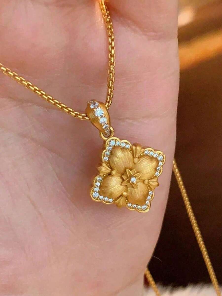 1pc Four-Leaf Clover Necklace, Popular Brushed Gold Pillow Necklace, Retro Palace Style, Light Luxury Clavicle Chain,Suitable For Women To Wear At Daily Parties And Dinners, 2025 Autumn And Winter New Necklace, Jewelry Gift - 金色 - 查看 1