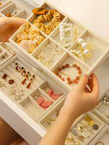 Kit 12 Bandejas organizadoras de Jóias - Organize suas Jóias com estilo. - Bege - Visão 2