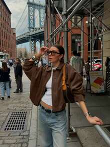 女士常规款麂皮长袖单排扣宽松休闲外套，适合春季穿着；女士口袋金属纽扣短款军装外套，适合春秋季穿着。 - 棕色 - 查看 7