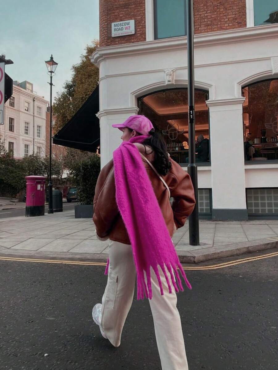 1件装女士秋冬新款毛绒流苏围巾，保暖舒适大披肩，防风保暖，适合户外活动，简约百搭，日常搭配连衣裙也同样适用。