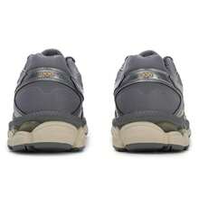 Asics 男女通用休闲鞋 GEL-CUMULUS 16 户外日常轻便舒适运动鞋 1203A733-101 - 奶油/灰色 - 查看 5