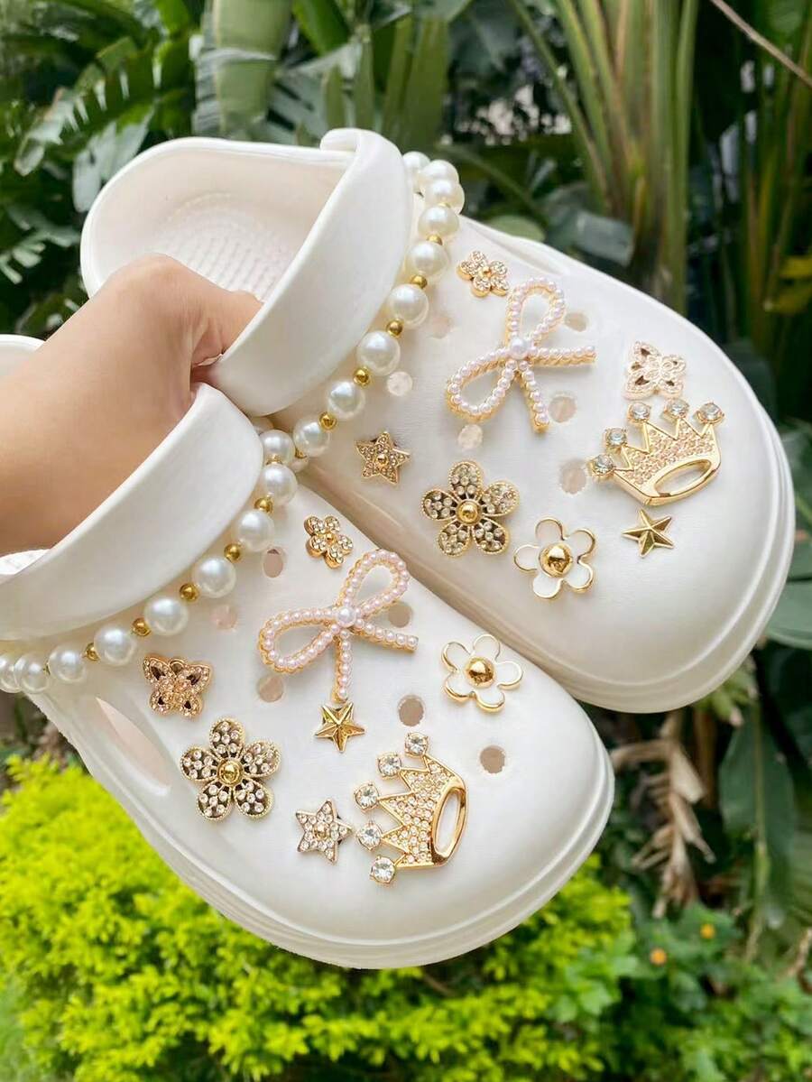 18pcs Casual Fashion Gold-Color (ABS Pearl Chain, Crown, Flower, Butterfly, Bow, Star) ABS Resin Shoe Clips, DIY Decorations, Suitable For Women's Sandals, Slippers, Shoes With Holes, Sandals And Beach Bags, Multi-Functional Shoe Clips Accessories - Perfect Gift For Holiday Parties And Special Occasions - Gold - View 1