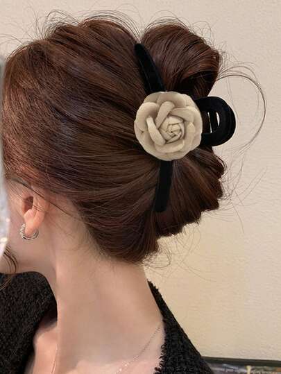 1pc Women's Black Autumn And Winter Flocked Rose Flower Large Cross Square Hollow Hair Clip Elegant Daily Sweet Campus Match Suitable For Party Wear Prom Match Daily Match Use Valentine's Day Valentines Hair Claws Claw Clips Hair Clips Hair Jaw Clip Hair Clamps Hair Clutch Hair Catcher Clip, Beach Accessories Fall Hair Accessories For Women For Vacation Outfits Woman Valentines Gift