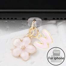 Dop de praf pentru port de încărcare telefon 2 în 1 cu sakura roz + 26 de litere, accesoriu rafinat cu pandantiv din aliaj, proaspăt, dulce și drăguț, decor pentru port de încărcare pentru smartphone, tabletă, căști Kindle, dop transparent anti-praf din silicon, potrivit ca un mic cadou, port de încărcare telefon impermeabil și anti-umezeală, compatibil cu iPhone Lightning/Type-C, protejează ferm portul de încărcare, design drăguț