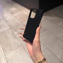 Funda cuadrada de TPU con orificio grande y diseño cúbico, compatible con los modelos 12 a 16 Pro y Plus. Cuenta con una superficie brillante y es resistente a caídas, ideal para regalar en Navidad o cumpleaños. - transparente - Ver 4
