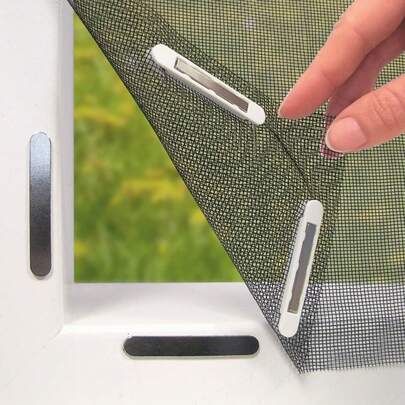 Fixation magnétique innovante pour moustiquaire | Les moustiquaires jusqu'à 150 x 130 cm peuvent être découpées individuellement sans perçage ni vissage | 16 aimants inclus [1/2/4 packs]