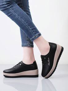 Fashionable Thick Sole Elastic Band Women's Shoes, Foil Print New Craftsmanship Platform Increase Height Make Legs Look Longer, Versatile Chunky Sole Slip-On Casual Shoes - Black - View 5