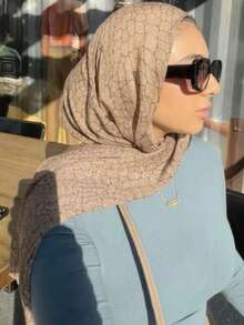 1pc Women's Boho Classic Crocodile Skin Pattern Hijab, Fashionable Satin Glossy Snake Skin Scarf, Suitable For Daily Life And Photo Shooting - Camel - View 3